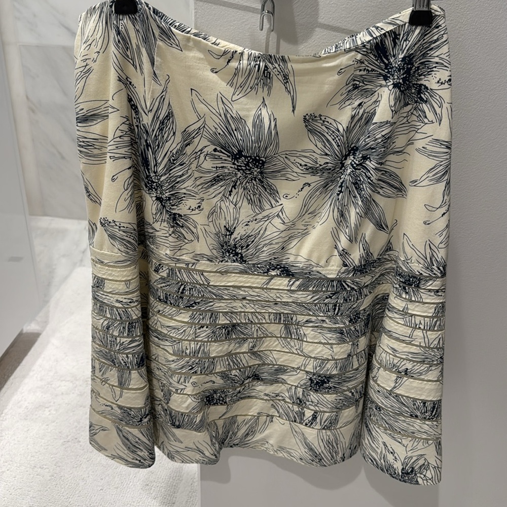 Viola blue and white skirt